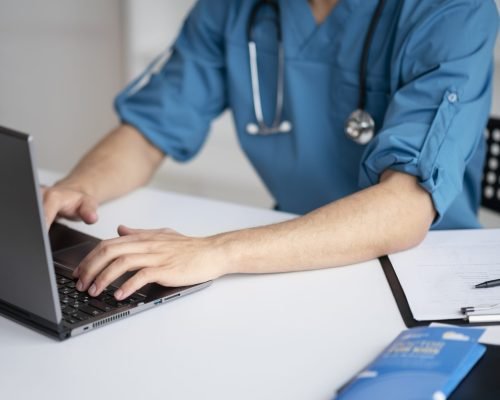 SaaS vs Traditional Website Development: Which is Best for Clinics?